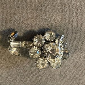 Small vintage brooch